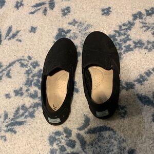 #38 Tom’s”Black Slip-On Shoes